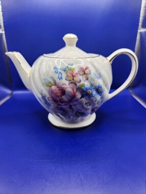 Vintage Sadler England Porcelain Teapot White Floral Design W/Gold Trim